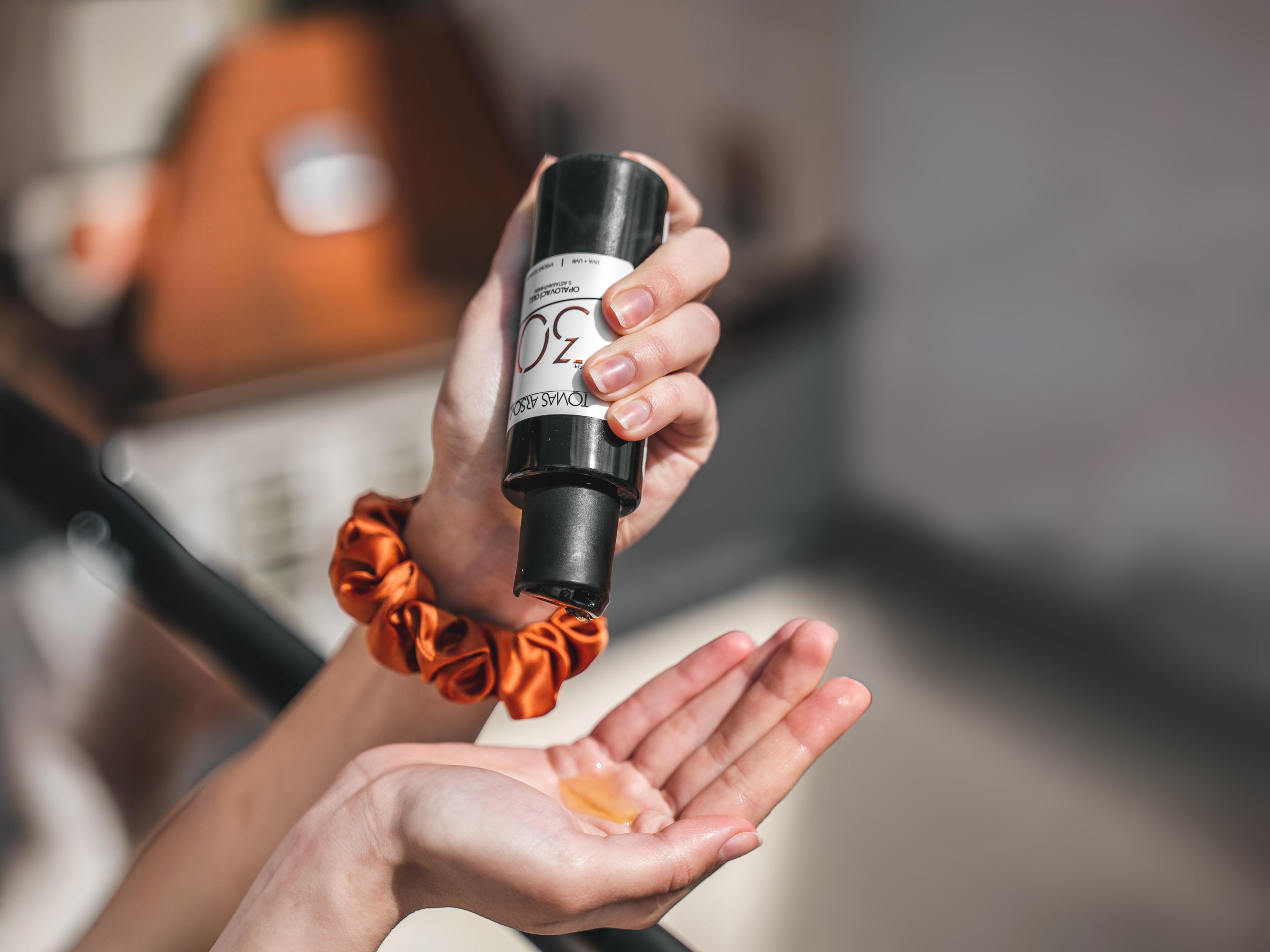 Sunscreen oil with astaxanthin SPF 30